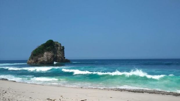 Pantai di Malang