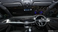 Kabin mobil ini menyuguhkan desain interior yang mewah khas Audi.