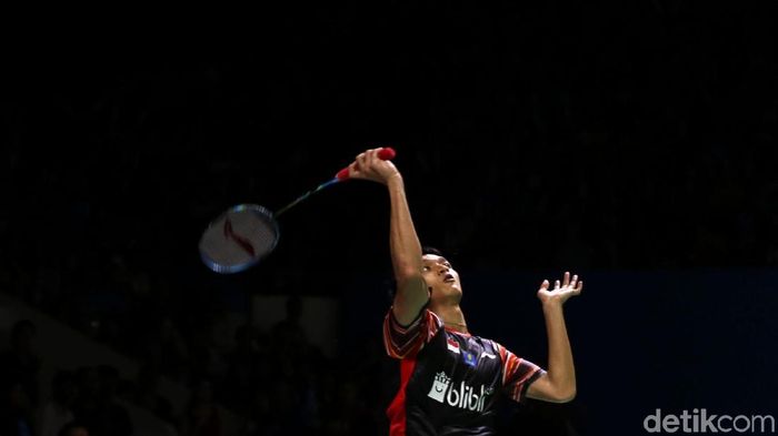 JUDI ONLINE Jonatan Christie lolos ke babak kedua Japan Open 2019 (Foto: Agung Pambudhy)