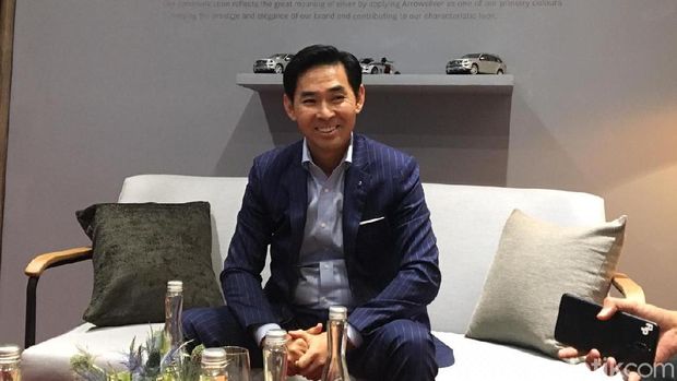 Presiden Direktur PT Mercedes-Benz Distribution Indonesia Choi Duk Jun