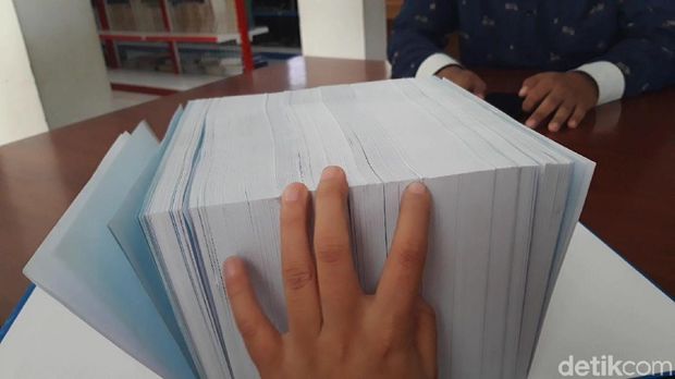 Skripsi setebal 3.045 halaman/