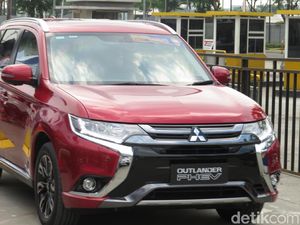 Biar Listrik Tidak Jetrek Saat Ngecas Mobil Outlander PHEV