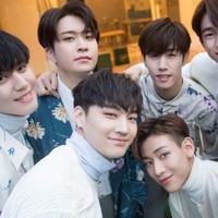 JYP Entertainment tidak membolehkan artis-artisnya menerima kado dari fans. Mereka hanya menerima donasi, surat dan camilan. Salah satunya GOT7. Foto: Istimewa