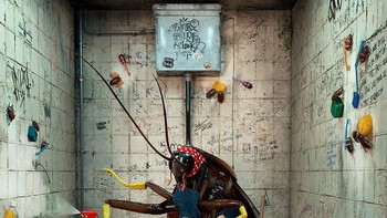 Kecoa membersihkan toilet. Foto: Cristian Girotto