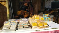 Di tempat Gelaran Desa Wisata, selain lokasi wisata, dipamerkan juga produk barang serta kuliner. (Angling Adhitya Purbaya/detikcom)