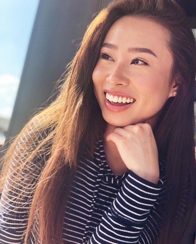 Soal dirinya yang menolak mencoba pakai hijab, Kathy pun memberi penjelasan. Ia mengklaim dirinya dipaksa mencoba hijab kala itu. Seorang wanita mencoba memaksaku pakai hijab di kepalaku tanpa seizinku, katanya. Foto: Instagram/@katzhux