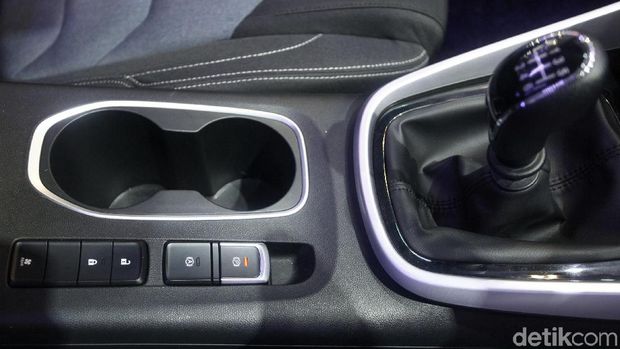 5 Kesalahan Umum Pengguna Mobil Manual
