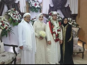 Habib Rizieq Nikahkan Putrinya di Mekah