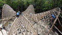 Atap Luum Temple ditutupi oleh zacate, jerami dari Kota Tulum. Zacate ini mampu menahan hujan dan hawa panas ke dalam rumah. Inhabitat-CO-LAB Design Office.