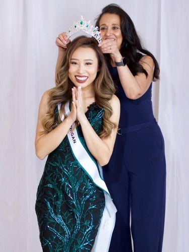 Ratu Kecantikan Ini Dicopot Gelarnya Akibat Cuitan Rasis dan Islamophobia