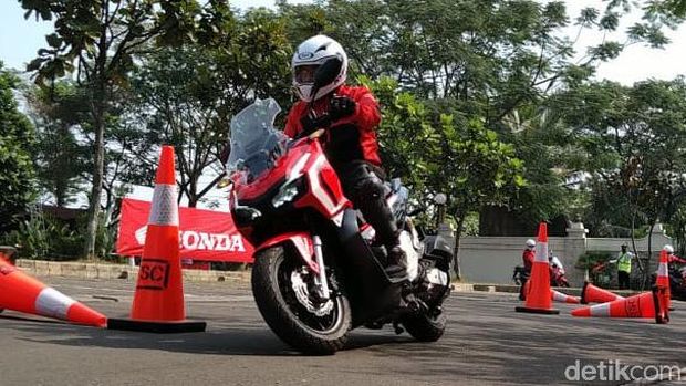 Honda ADV 