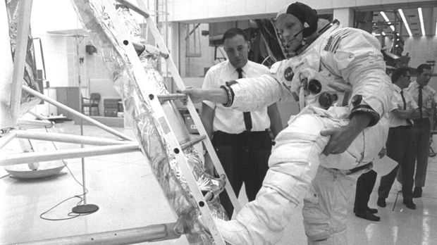 10 Fakta yang Jarang Terungkap di Misi Apollo 11