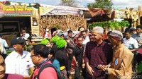 Gubernur Jawa Tengah, Ganjar Pranowo membuka acara Sabtu kemarin. Ganjar menyebut desa-desa wisata ikut mendukung pariwisata di Jateng (Angling Adhitya Purbaya/detikcom)