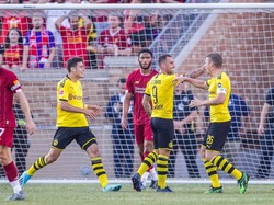 Paco Alcacer sudah berhasil membawa Dortmund unggul saat laga baru berjalan tiga menit. (Foto: Trevor Ruszkowski/Reuters)