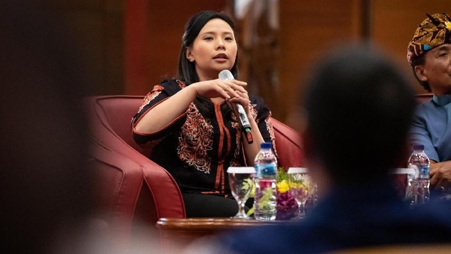 Pelan-pelan Menguak Livi Zheng, Sutradara yang Dianggap Kontroversial