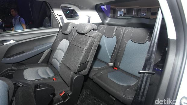 Almaz 7 seater