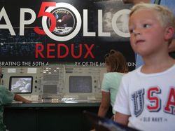 Kemeriahan Amerika Rayakan Setengah Abad Pendaratan Bulan