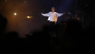 Troye Sivan sampai Ariana Grande, 5 Penyanyi yang Punya Lagu Kurang dari Semenit