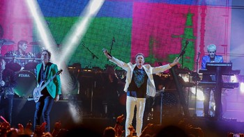 Band Inggris, Duran Duran, ikut menyemarakkan perayaan di Kennedy Space Center dengan konser mereka. Foto: Reuters