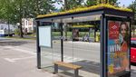 Wow! Atap Halte Bus Ini Disulap Jadi Taman Kecil