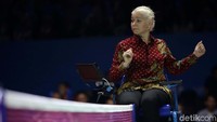Meski masyarakat internasional sudah terbiasa dengan kain lukis tersebut, namun di Indonesia Open kali ini, batik tetap menjadi daya tarik tersendiri.
