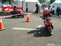 Menjajal Skutik Penjelajah 150 cc Honda ADV 150, Pertama di Dunia