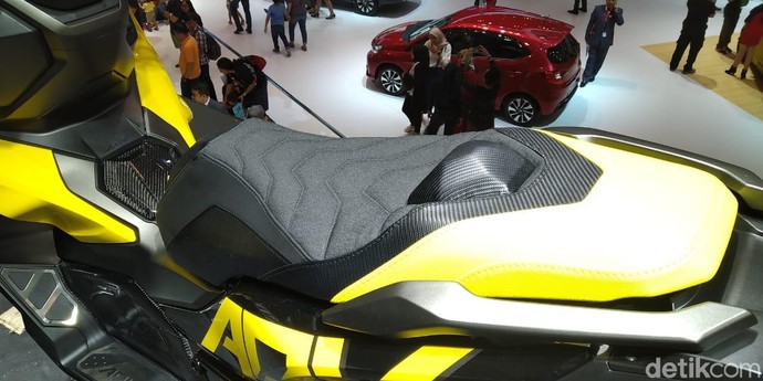 Modifikasi Honda ADV 150 Pertama di Dunia