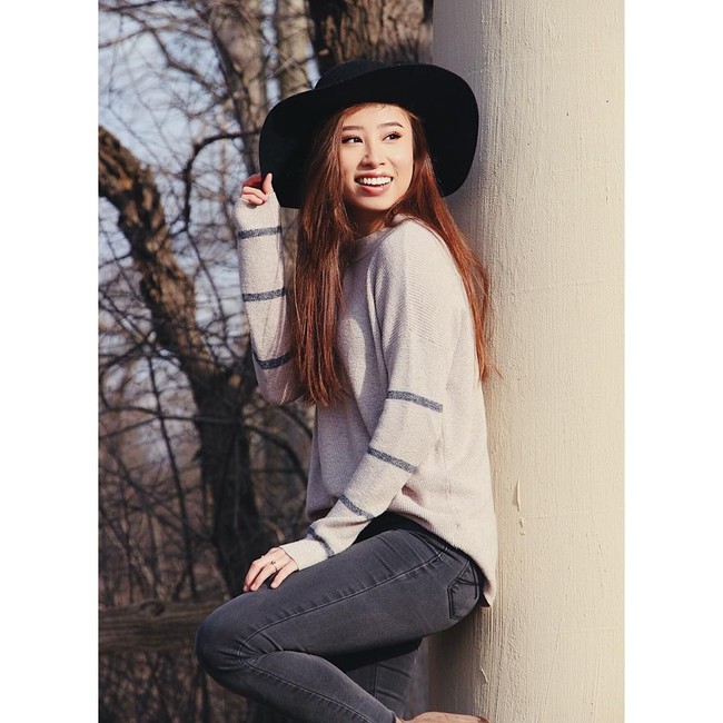 Pada 2018, Kathy Zhu jadi kontroversi akibat cuitannya tentang gerakan Try A Hijab yang digelar kampusnya terdahulu di University of Central Florida. Di tahun yang sama Kathy mengumumkan kalau dirinya pindah kuliah ke Michigan. Foto: Instagram/@katzhux