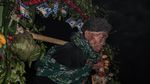 Melihat Ritual Kasada, Larung Sajen di Gunung Bromo