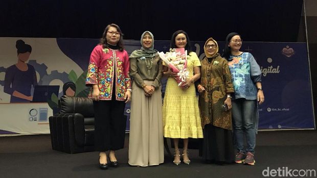 Cerita CEO Transmedia Sebagai Wanita Karir Sukses