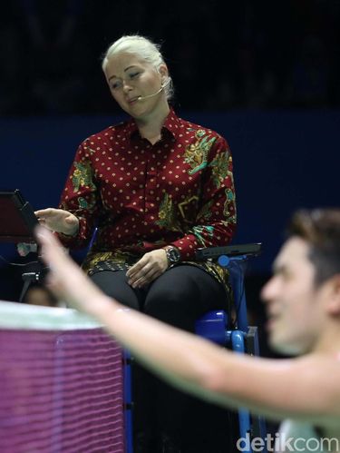 Iris Metspalu, Wasit Rambut Pirang Curi Perhatian di Indonesia Open 2019