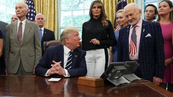 Administrator NASA, Jim Bridenstine yang juga hadir di event itu mengatakan pihaknya sedang memperbaiki apa yang menjadi kritik Aldrin. NASA memang diberi deadline untuk kembali mendarat di Bulan pada tahun 2024.Foto: Reuters