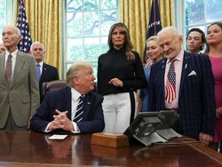 Momen Astronot Penakluk Bulan Mengeluh pada Trump