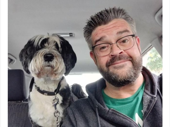 Kembar tapi beda spesies. So cute! Foto: Twitter