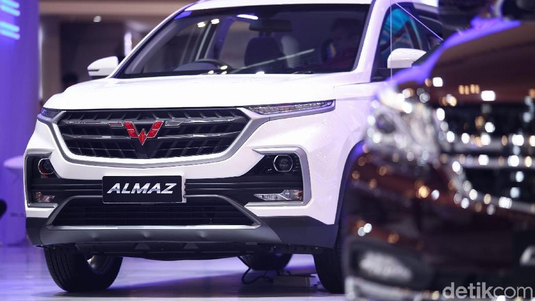 Wuling Almaz Foto: Rifkianto Nugroho Wuling Almaz Foto: Rifkianto Nugroho