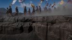 Melihat Ritual Kasada, Larung Sajen di Gunung Bromo