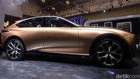 Selain mobil konsep, Lexus Indonesia juga menghadirkan excitement beberapa varian baru seperti Lexus SUV Premium LX line up dan Lexus Luxury Medium Sedan ES 250.