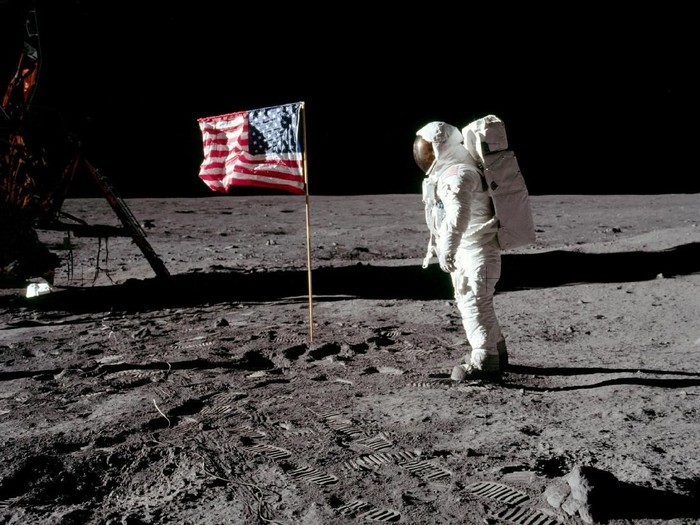 Salah satu foto pendaratan di Bulan. Foto: Getty Images Salah satu foto pendaratan di Bulan. Foto: Getty Images
