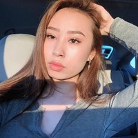 Kathy Zhu cukup populer di media sosial dengan jumlah follower total 70 ribu di Instagram dan Twitter. Foto: Instagram/@katzhux