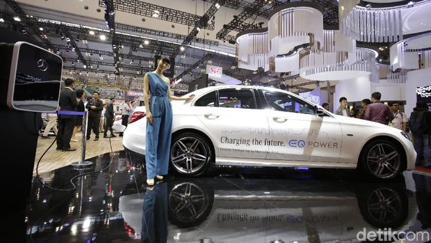 Mercedes-Benz E 300 e plug-in hybrid