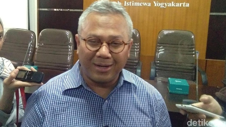 KPU Usulkan Bentuk Tim Anti-hoax untuk Pilkada 2020 KPU Usulkan Bentuk Tim Anti-hoax untuk Pilkada 2020