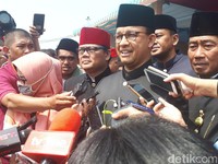 Curhat Anies soal Orang Miskin Beli Air Bersih dan Banjir di DKI