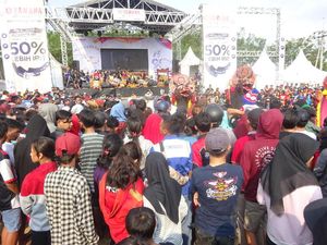 BYMS Kediri Angkat Budaya Lokal, Pengunjung Dihibur Kesenian Jaranan