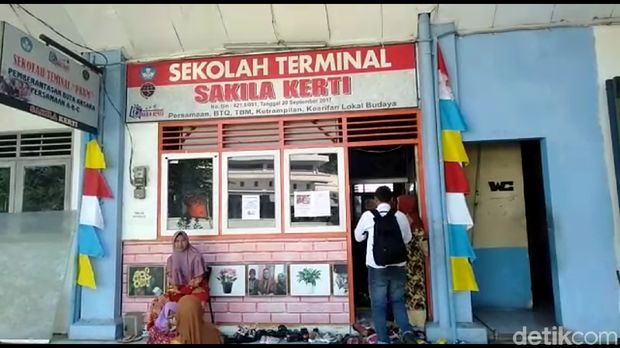 Anak Pengasong Jangan Terlantar, Ada Sekolah di Terminal Tegal