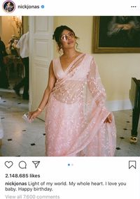 Priyanka Chopra Dapat Kejutan Cake Mewah 5 Tingkat dari Nick Jonas 
