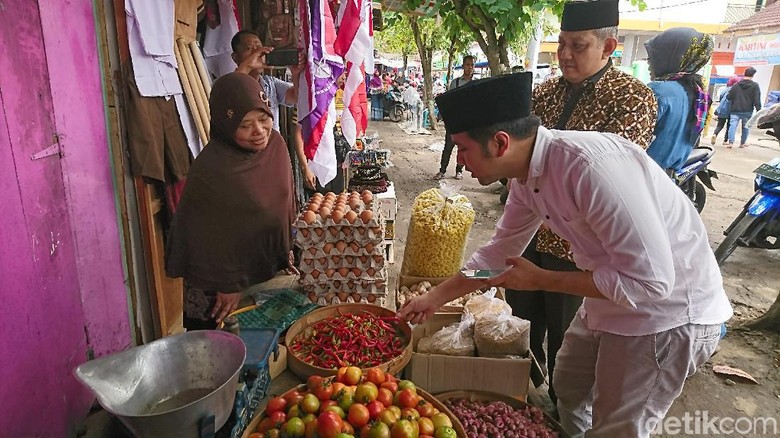 Ini Kata Wagub Emil Dardak Soal Harga Cabai di Jatim yang Melambung Ini Kata Wagub Emil Dardak Soal Harga Cabai di Jatim yang Melambung