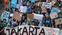 Diperkirakan ada 1000 peserta lebih yang mengikuti pawai.