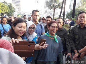 Menteri Susi: Pembuang Sampah Plastik Harus Ditenggelamkan!
