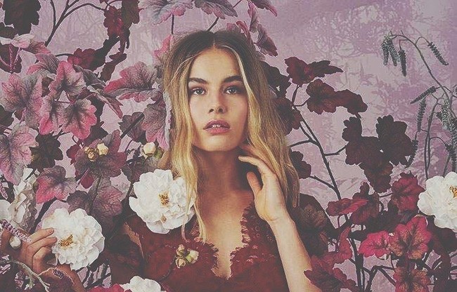 Sebelum dengan AnneKee, De Light menjalin cinta selama empat tahun dengan Annick Diekman. Tak diketahui bagaimana De Light akhirnya memutuskan Annick dan berpacaran dengan mantan teman sekolahnya itu. Pastinya De Light menggandeng AnneKee dan tampil perdana sebagai pasangan kekasih saat menghadiri Golden Boy Award. Foto: Dok. Instagram @anneekemolenaar