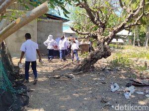 Serunya Para Siswa Bersih-bersih Sampah di Pulau Rinca